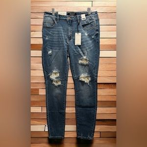 Judy Blue lemon Patch distressed blue jeans, skinny fit, high rise size 13/31